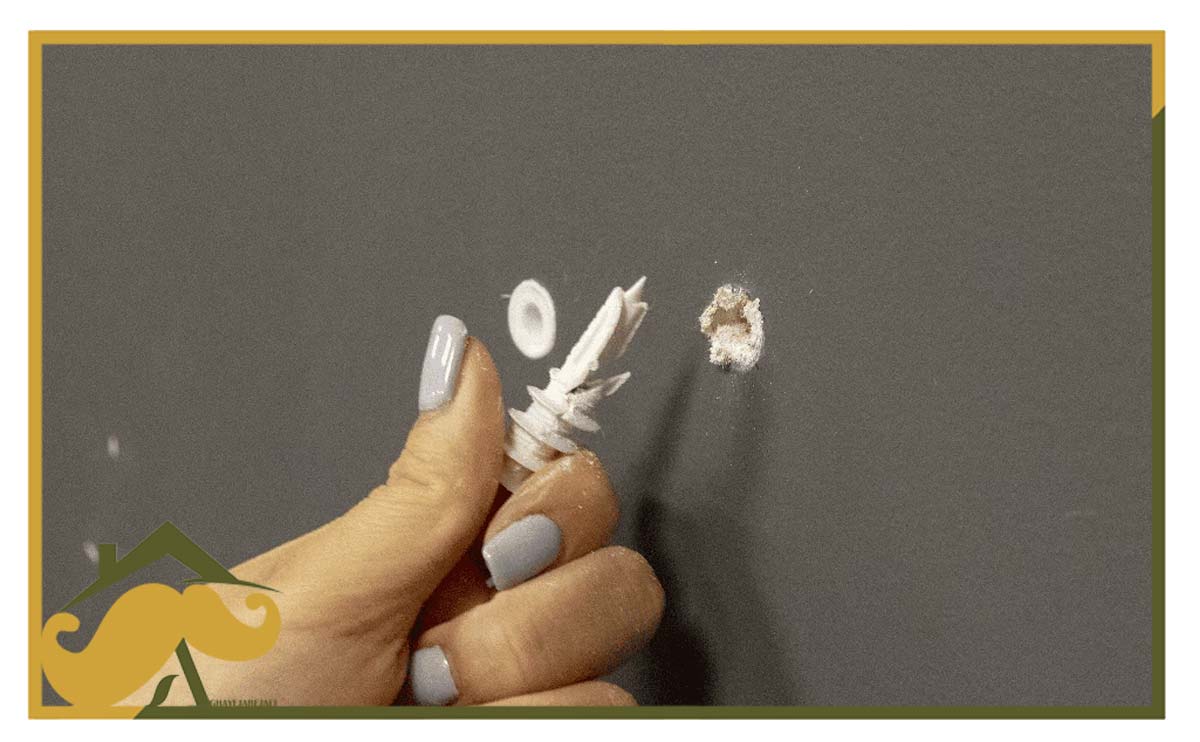 ایده پوشاندن سوراخ دیوار و راهکارهای ساده ترمیم سوراخ دیوار گچی